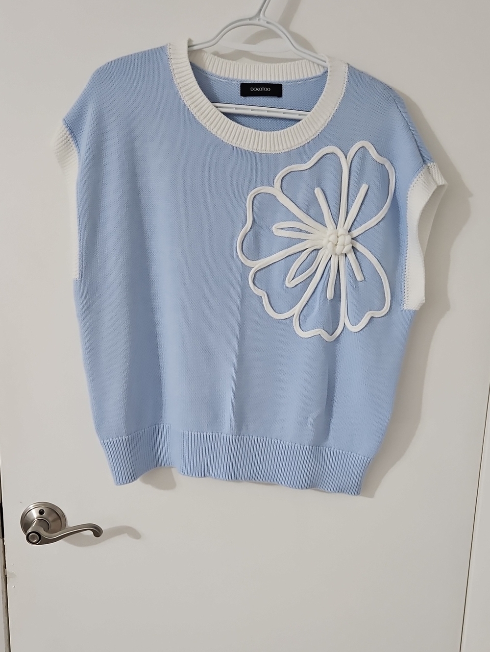 Dokotoo Light Blue Knit Shell with White Floral Applique